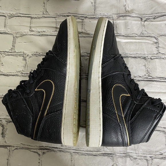 Nike Kids Black and Gold Sneakers - Picture 6 of 9